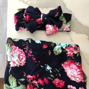 Newborn bow and swaddle wrap for pictures